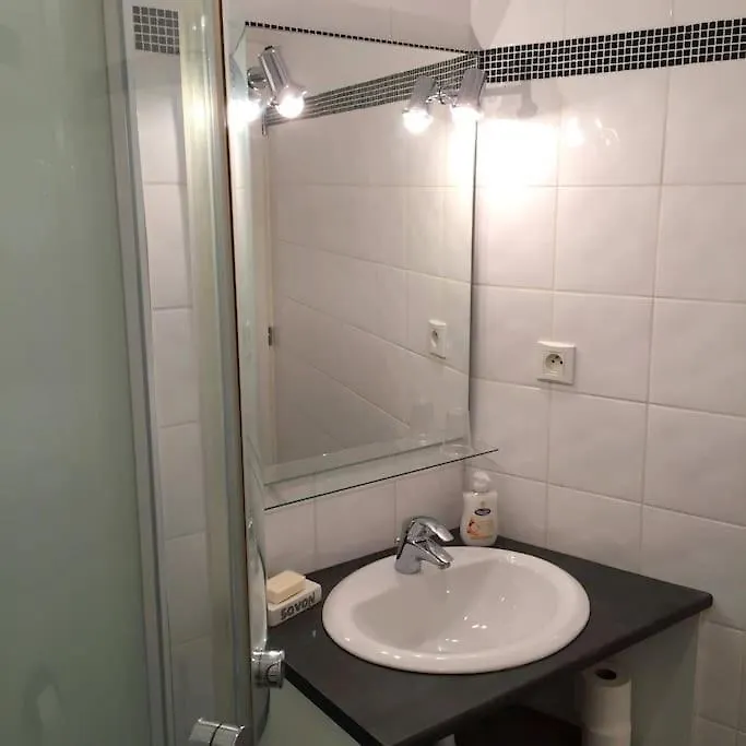 Studio T1 Bis Completement Independant Lourdes France